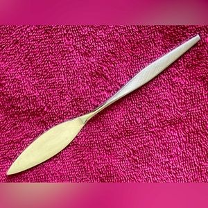 WM. A. ROGERS - PREMIER STAINLESS/ONEIDA LTD. - WINDRIFT PATTERN BUTTER-KNIFE…